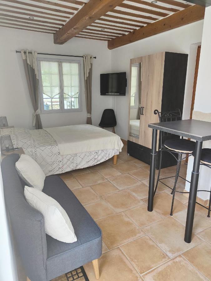 Studio Au Calme Avec Piscine Et Toutes Les Commodites Necessaires Льо Тор Екстериор снимка
